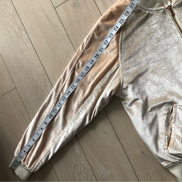 Urban Outfitters Silence & Noise Mermaid Embroidered Velour Bomber Jacket Size M - Picture 5 of 11